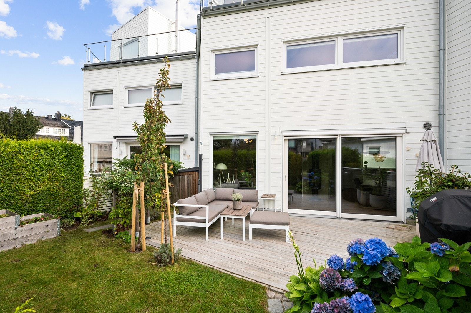 Familievennlig rekkehus med romslig planløsning, fjordutsikt og sentral beliggenhet Galleribilde