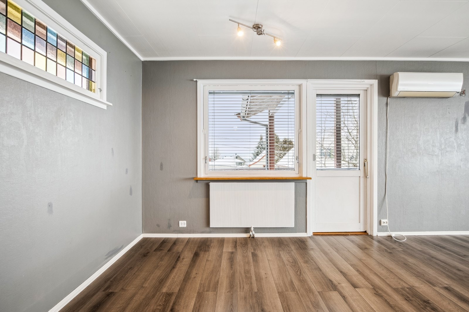 Fra stuen er det utgang til terrasse Galleribilde