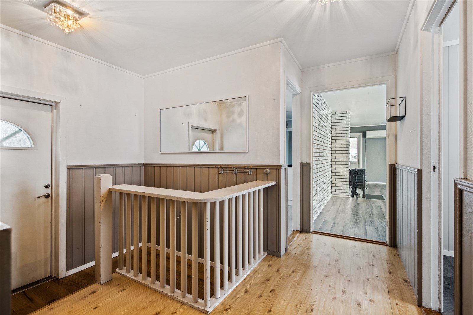 Entré med god plass til å henge ifra seg yttertøyet Galleribilde