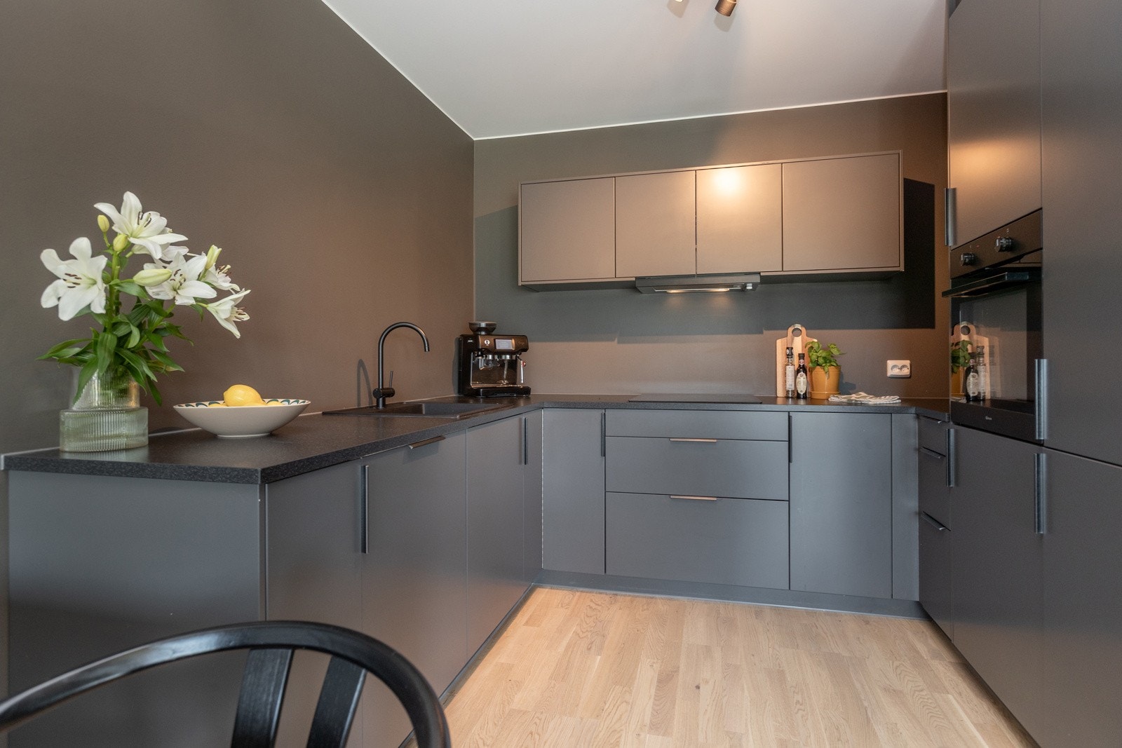 Flott, praktisk kjøkken Galleribilde