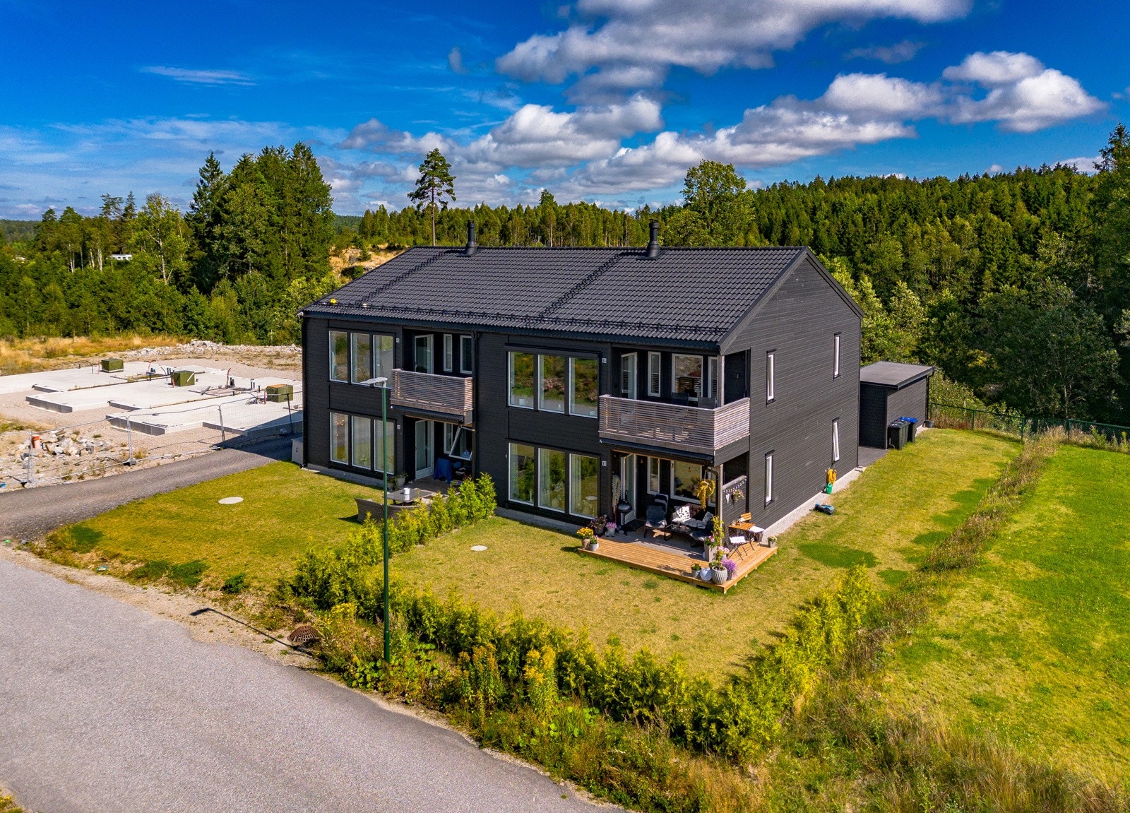 Helge Børsand i Holmskau & Partners gleder seg til å vise deg Olga Sælids vei 44 Galleribilde