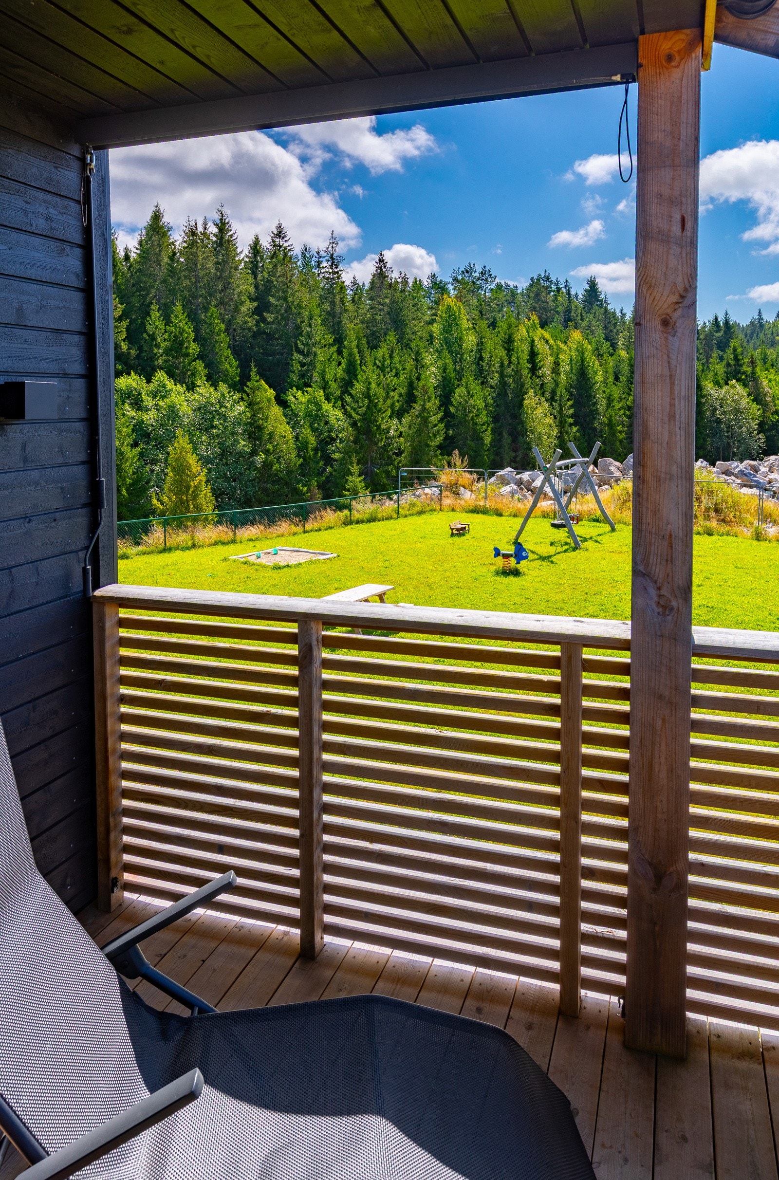 Herfra kan du følge med på barna som leker Galleribilde