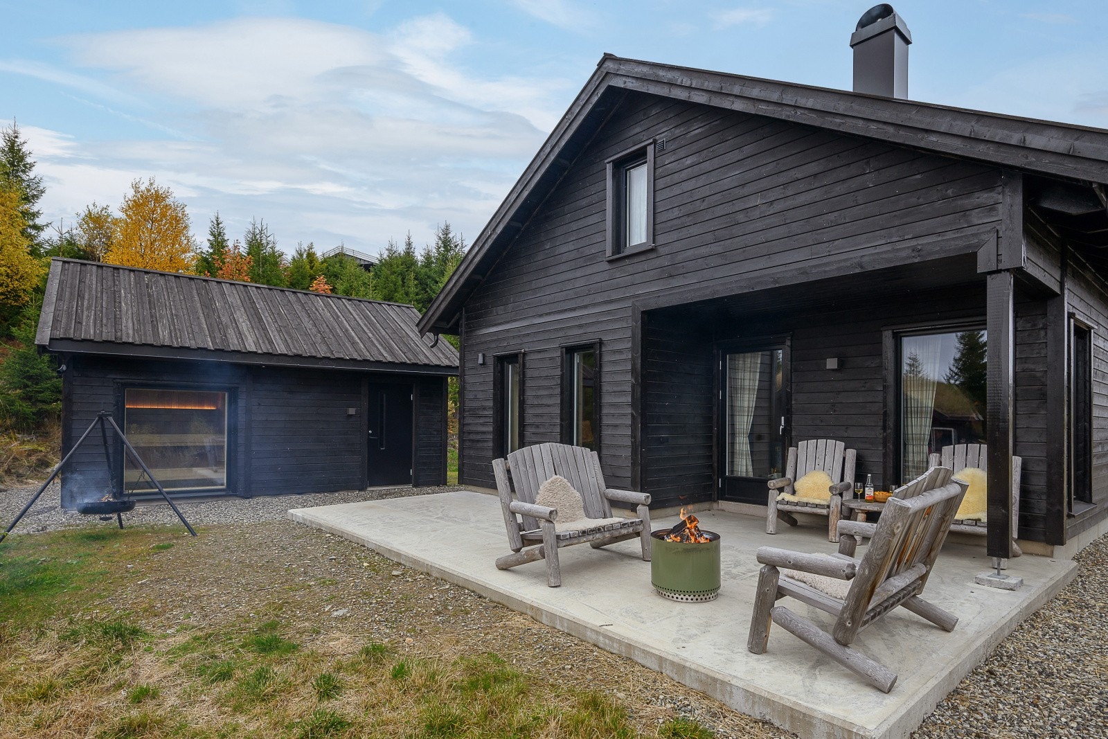 En stor og fin fritidseiendom fra 2023 med en gjennomgående god standard. Galleribilde