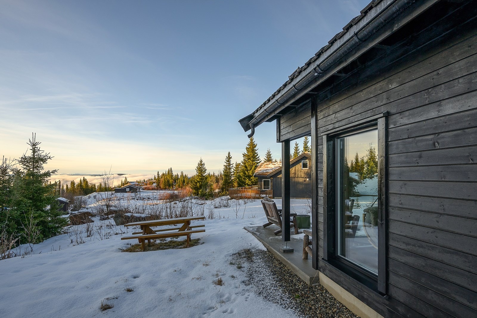 En stor og fin fritidseiendom fra 2023 med en gjennomgående god standard. Galleribilde