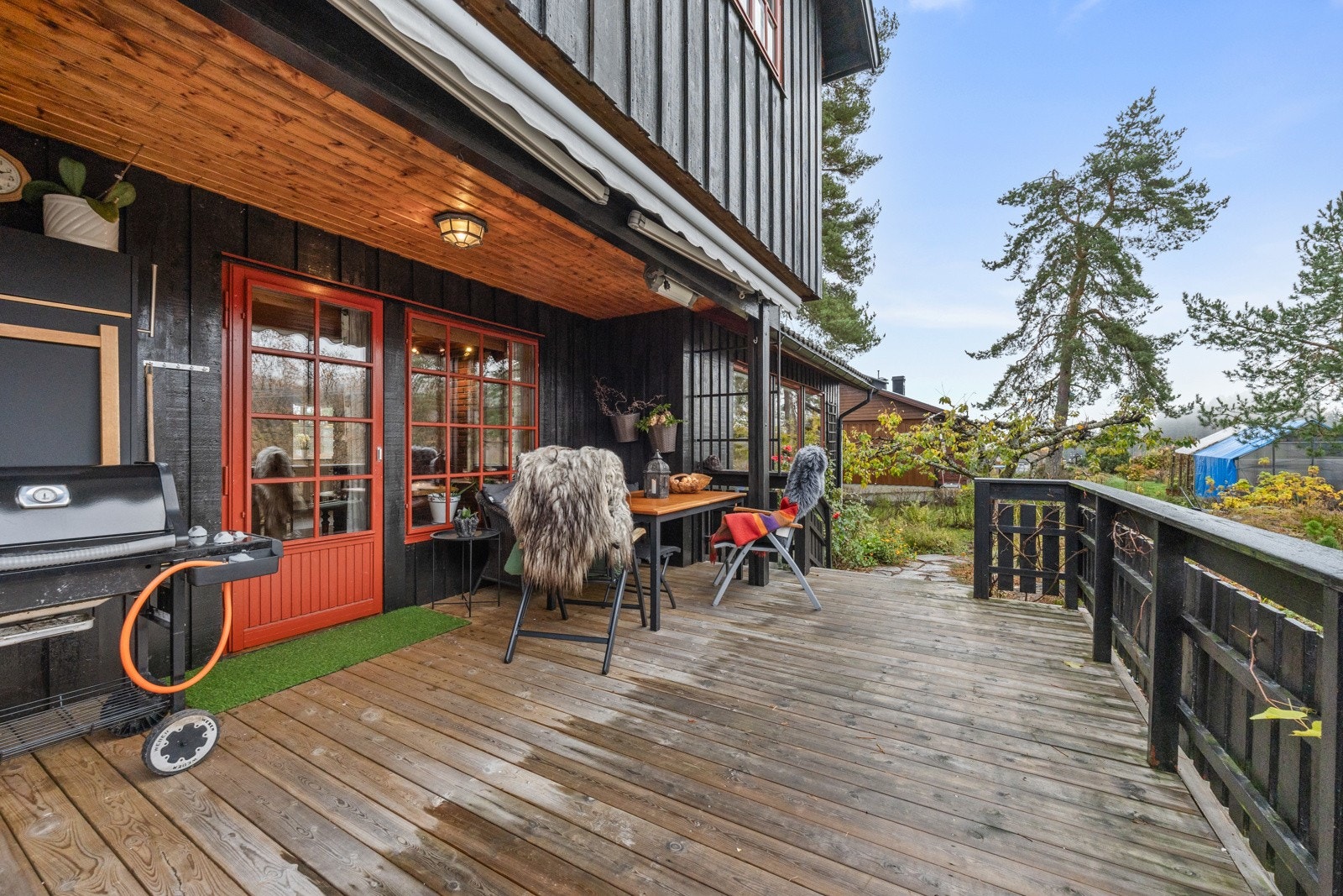 Vestvendt terrasse på ca. 21 kvm. Galleribilde