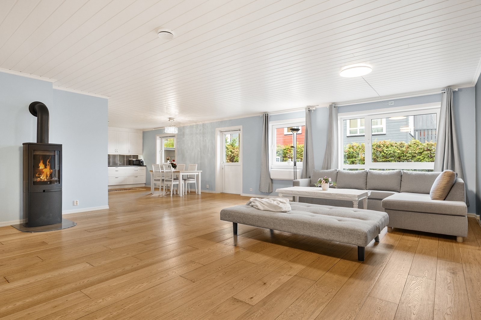 Stor og romslig stue. Galleribilde