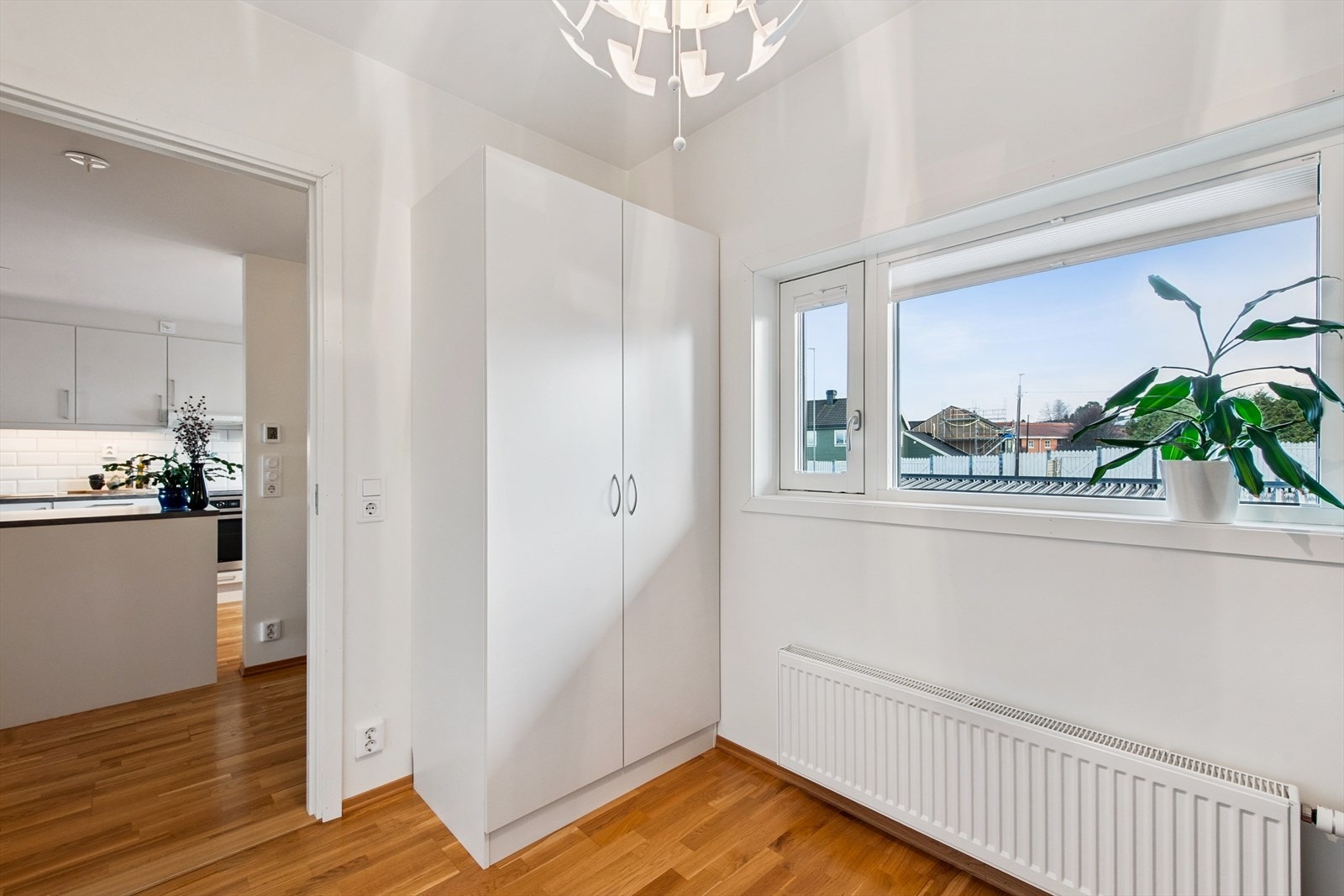 Også dette rommet har parkett på gulvet og plass til garderobeløsning. Galleribilde