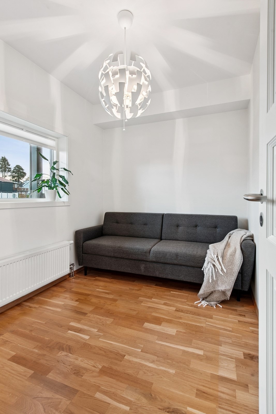 Vannbåren radiator sørger for jevn og behagelig varme også her. Galleribilde