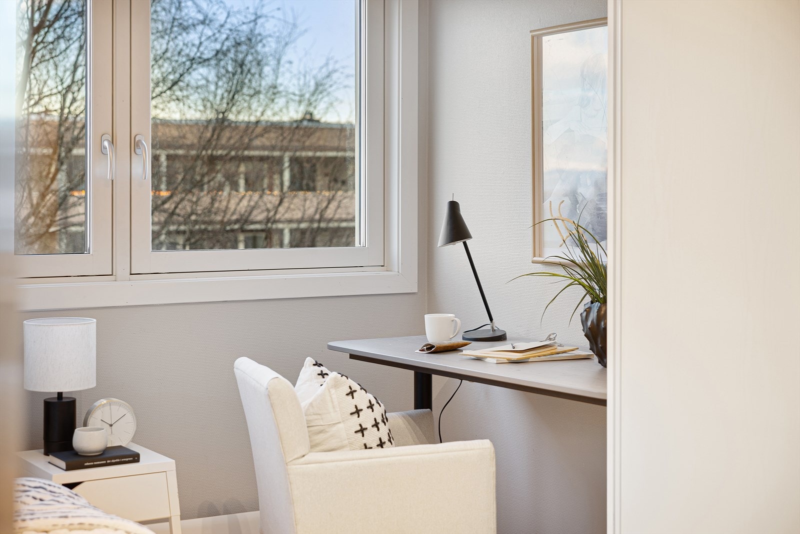 Soverommet kan enkelt innredes med dobbeltseng og skrivepult. Galleribilde