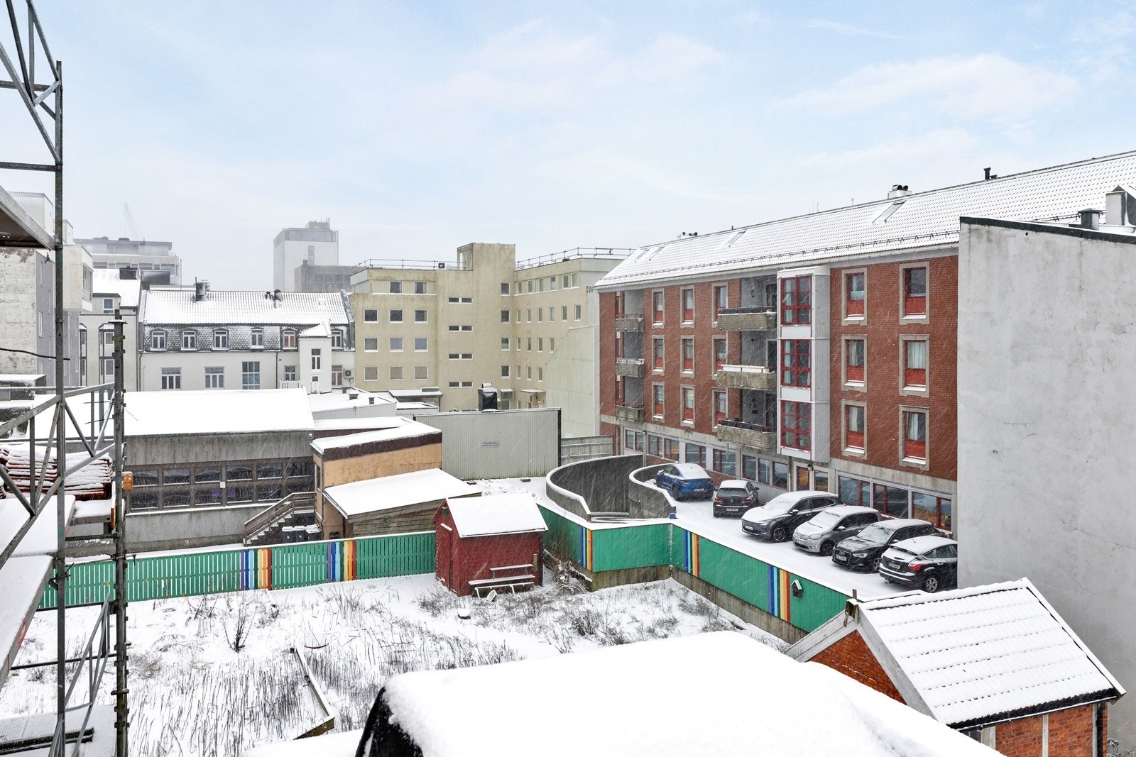 Det foreligger planer om bygging på tomt ved siden av Østre Strandgate 15 og 13. Galleribilde