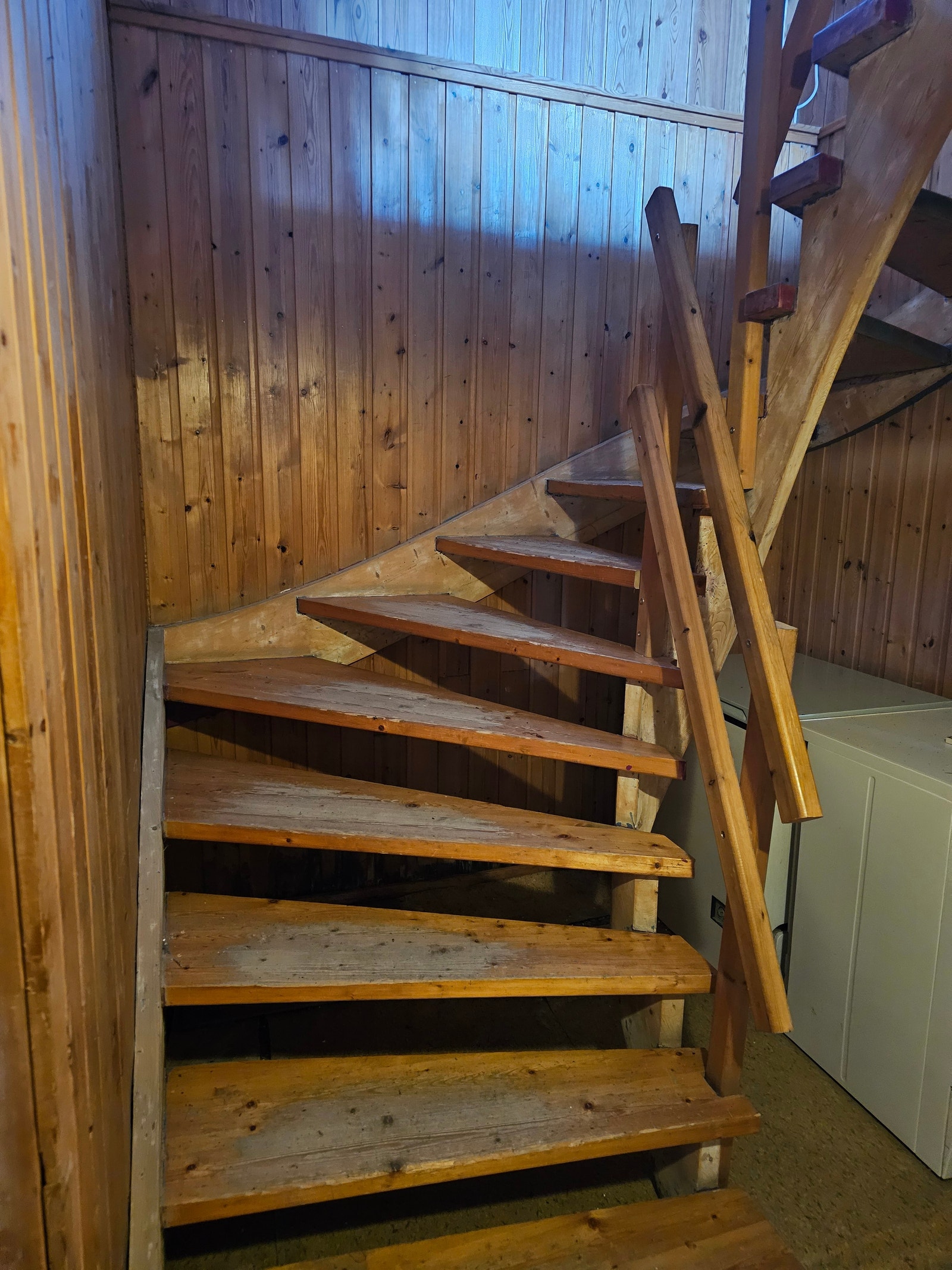 Innvendig trapp sett fra nedenfra Galleribilde