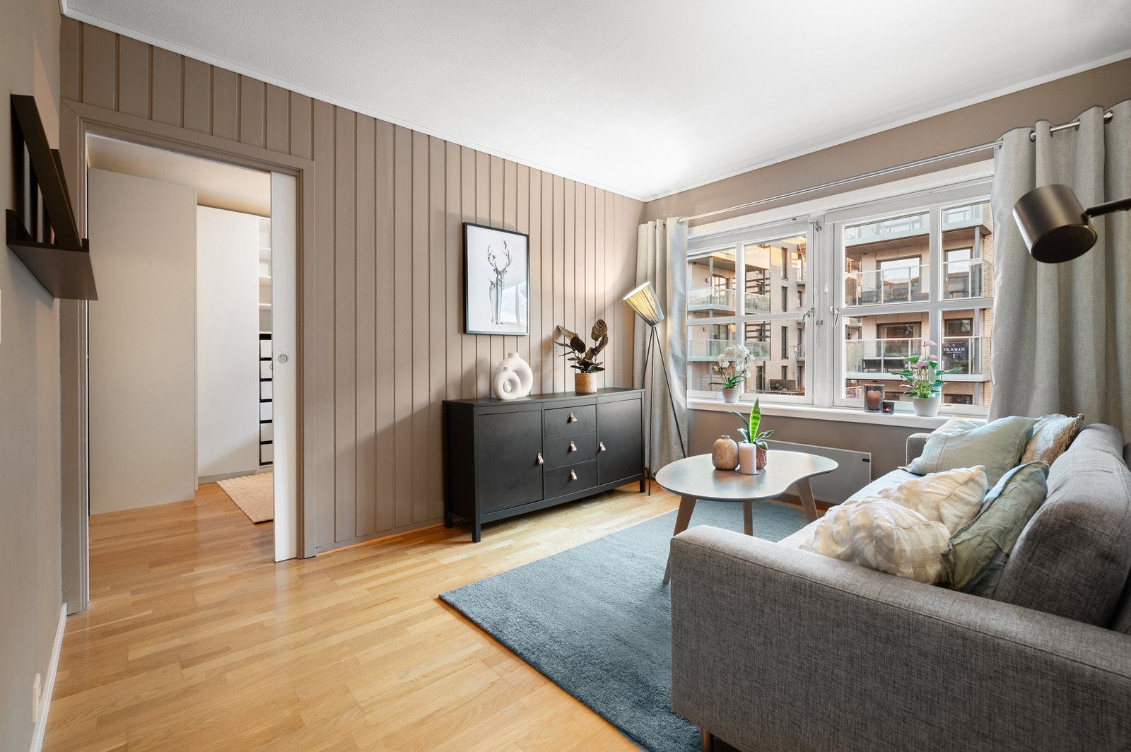 Leiligheten har en god planløsning og det medfølger bl.a fast biloppstillingsplass med lader utendørs. Galleribilde