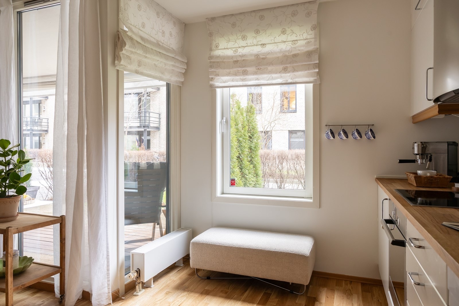 Hyggelig hjørne som også kan innredes med et lite frokostbord eller ekstra oppbevaring. Galleribilde