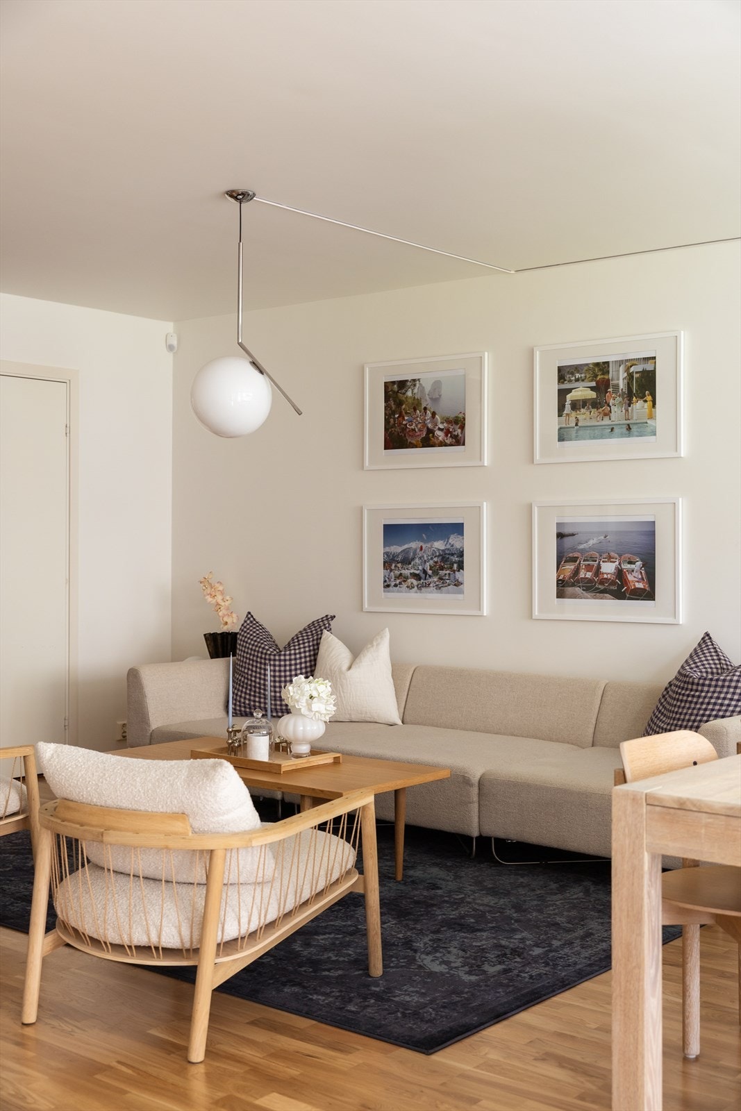 Hele leiligheten ble malt i 2025. Galleribilde