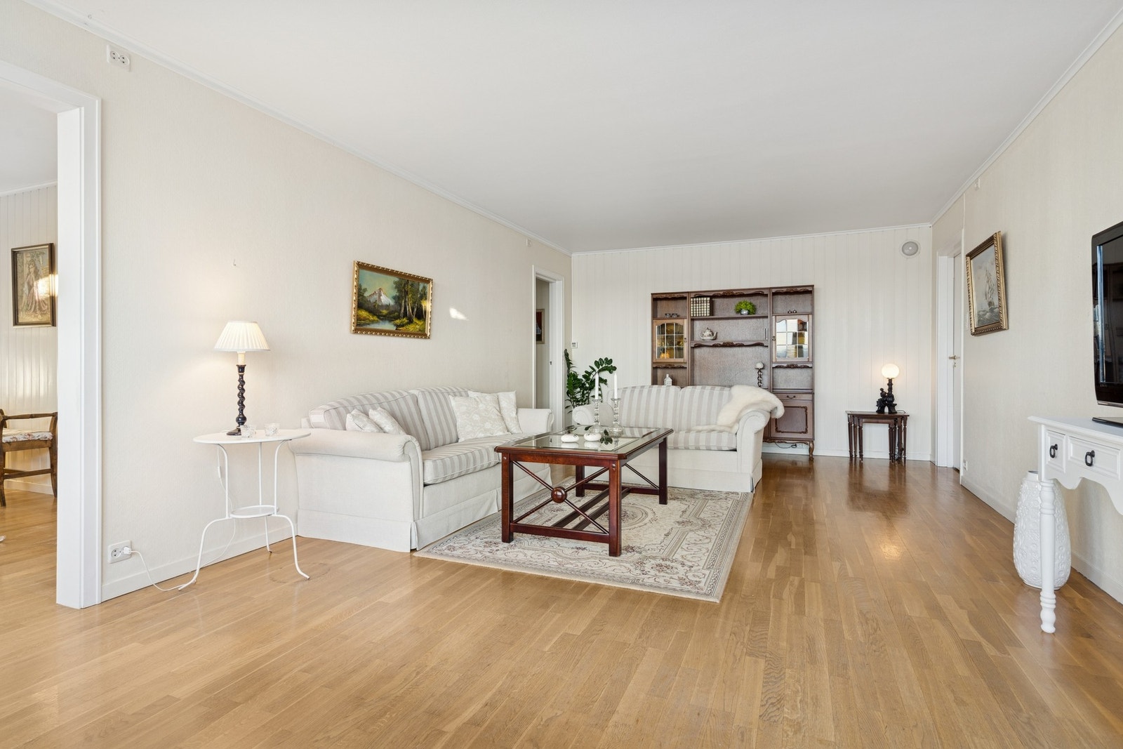 Eiendomsmegler1 ved Andreas Herjuan presenterer: Øvre Terrasseveg 3. Foto: EFKT, (Hanne Larsen) Galleribilde