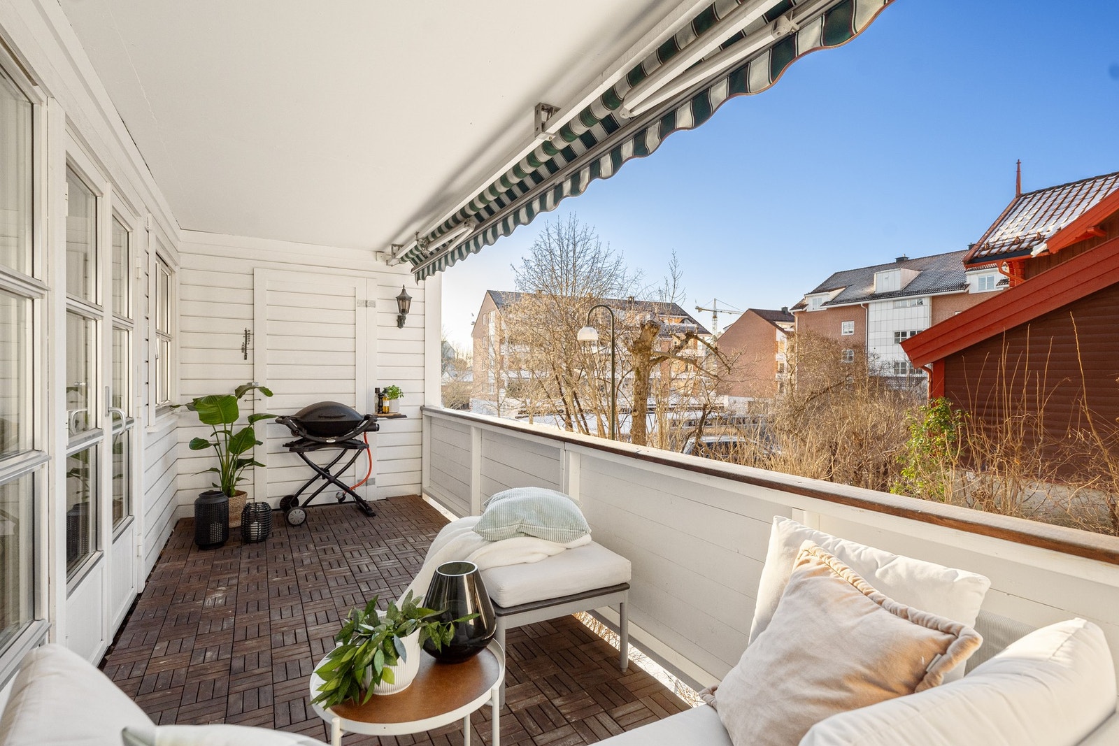 Lys og meget tiltalende 4-roms endeleilighet, beliggende i høy 1. etasje Galleribilde