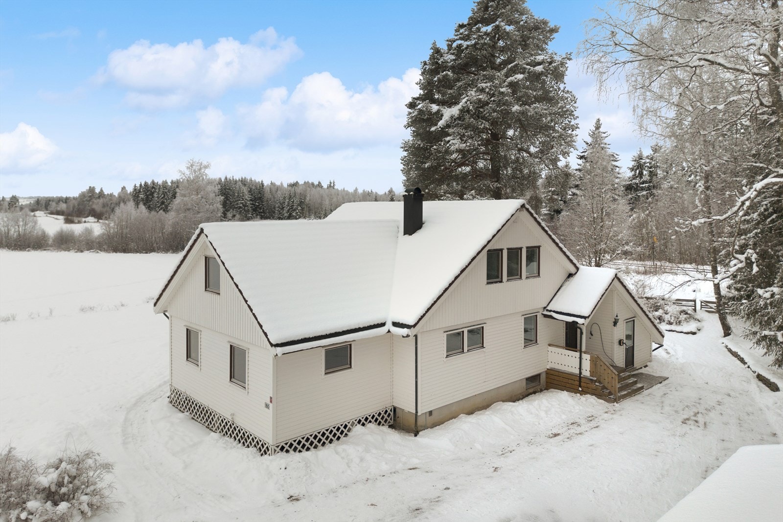 Skøyenvegen 160 presenteres av DNB Eiendom ved Helge Hågensen. Galleribilde