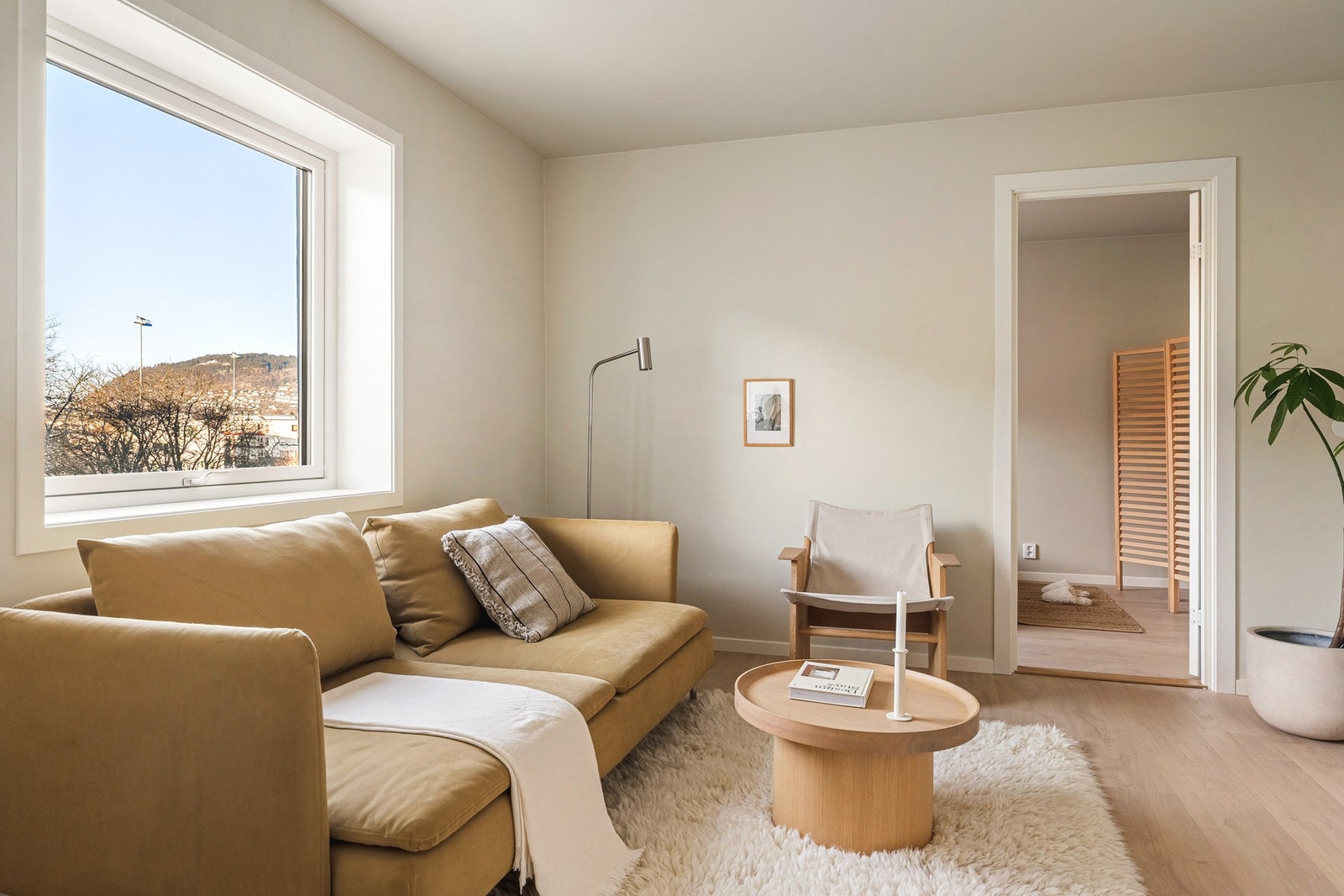 Stuen måler 17,3 m². Galleribilde