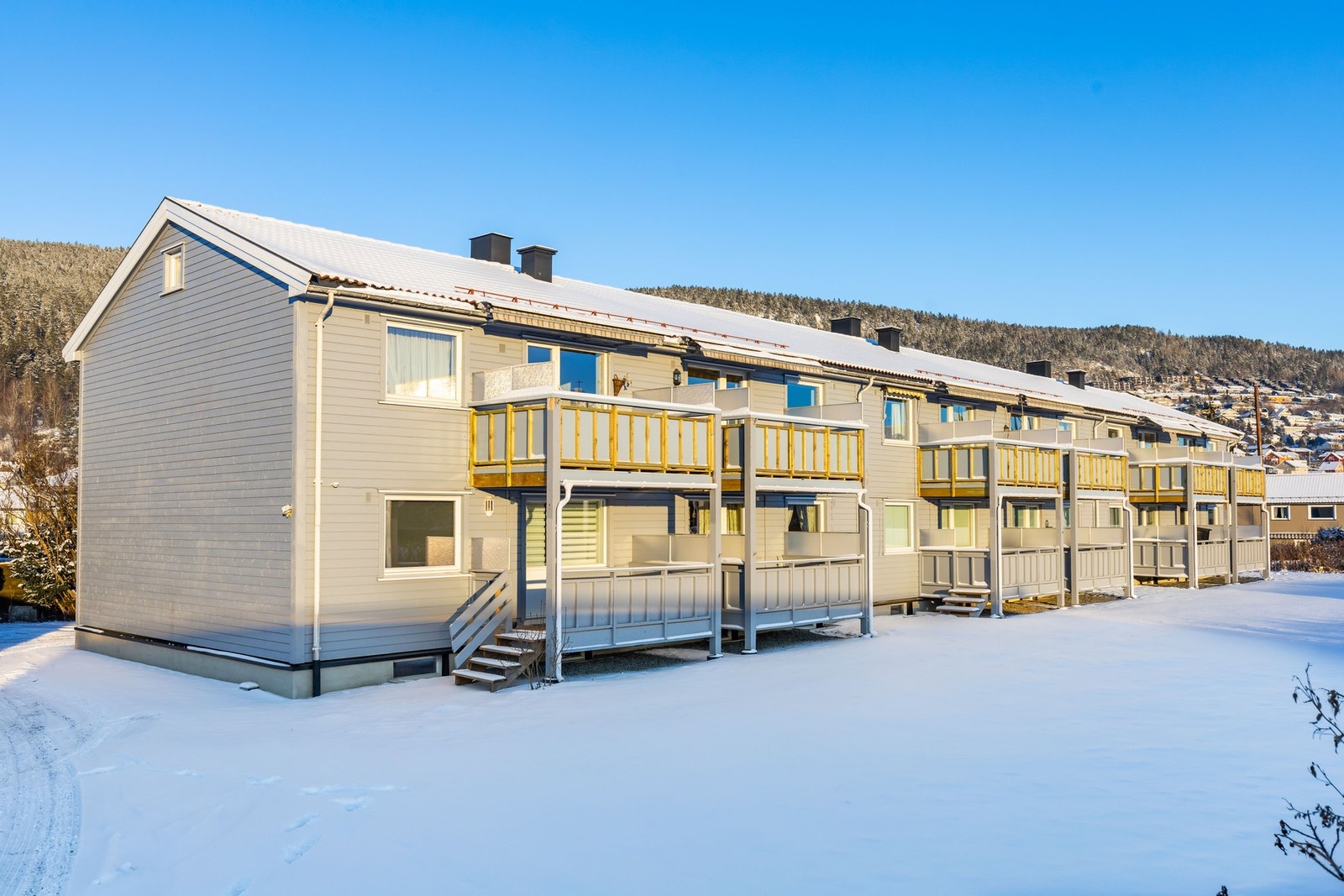 PrivatMegleren ved Svein Liavaag har gleden av å presentere Valbrottveien 2C. Galleribilde