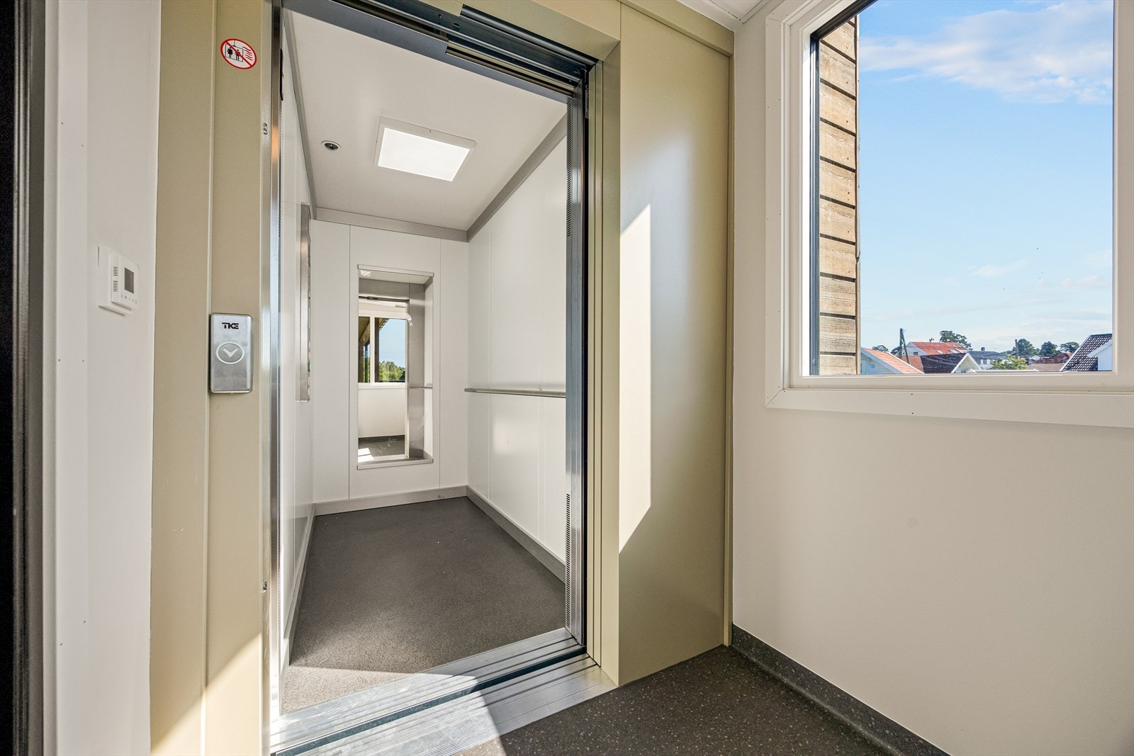 Det er heis i bygget. Galleribilde