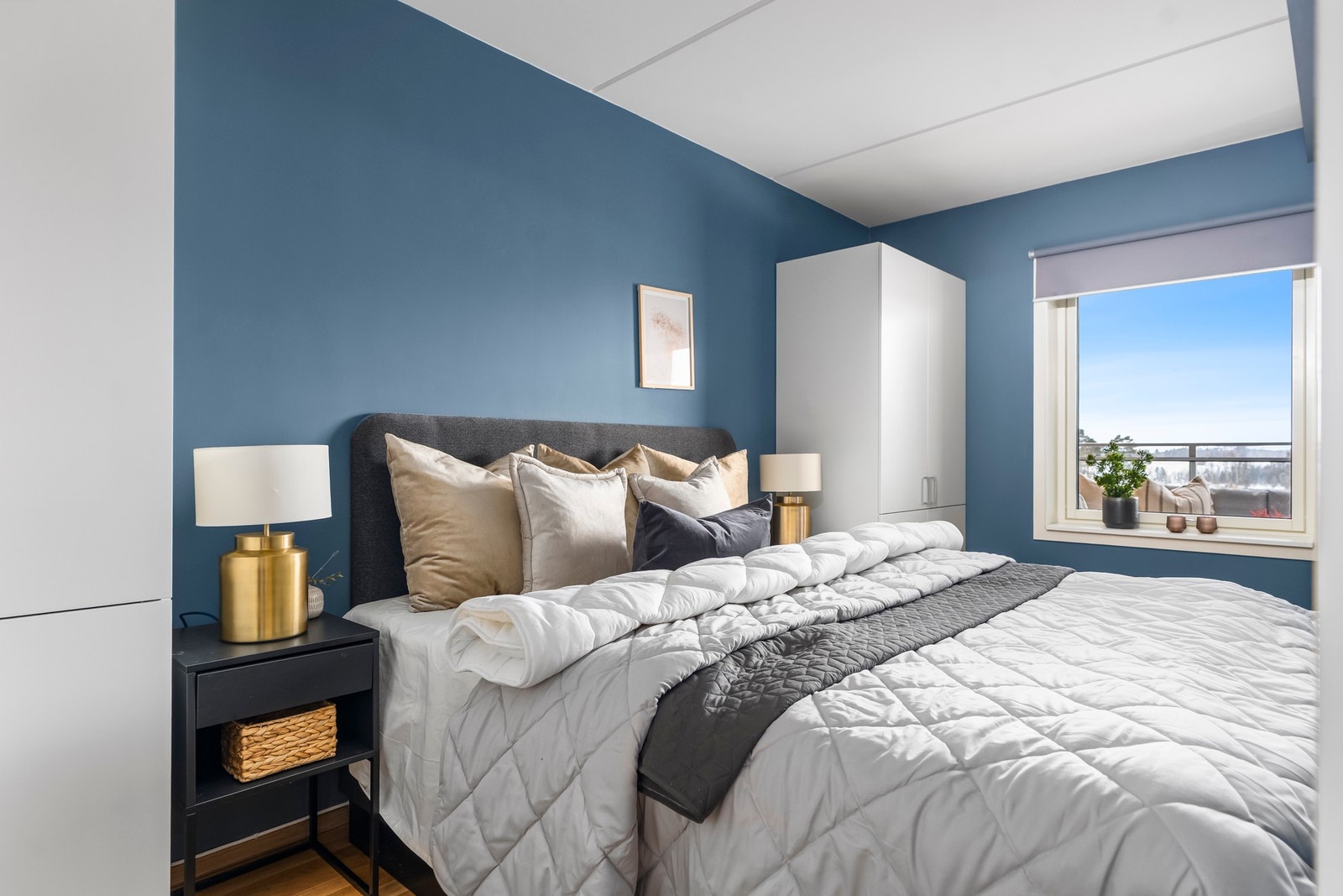 Boligen har to soverom, begge med adkomst fra stuen. Galleribilde