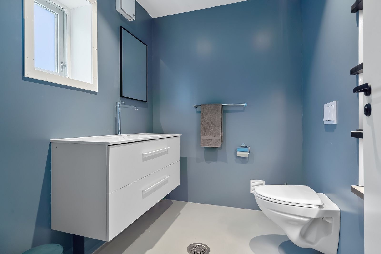 Det er parkering til boligen. Galleribilde