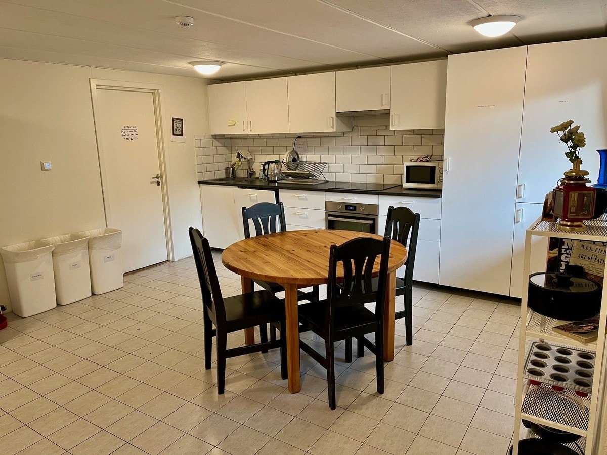 Kjøkken med 2 komplette kokesoner Galleribilde