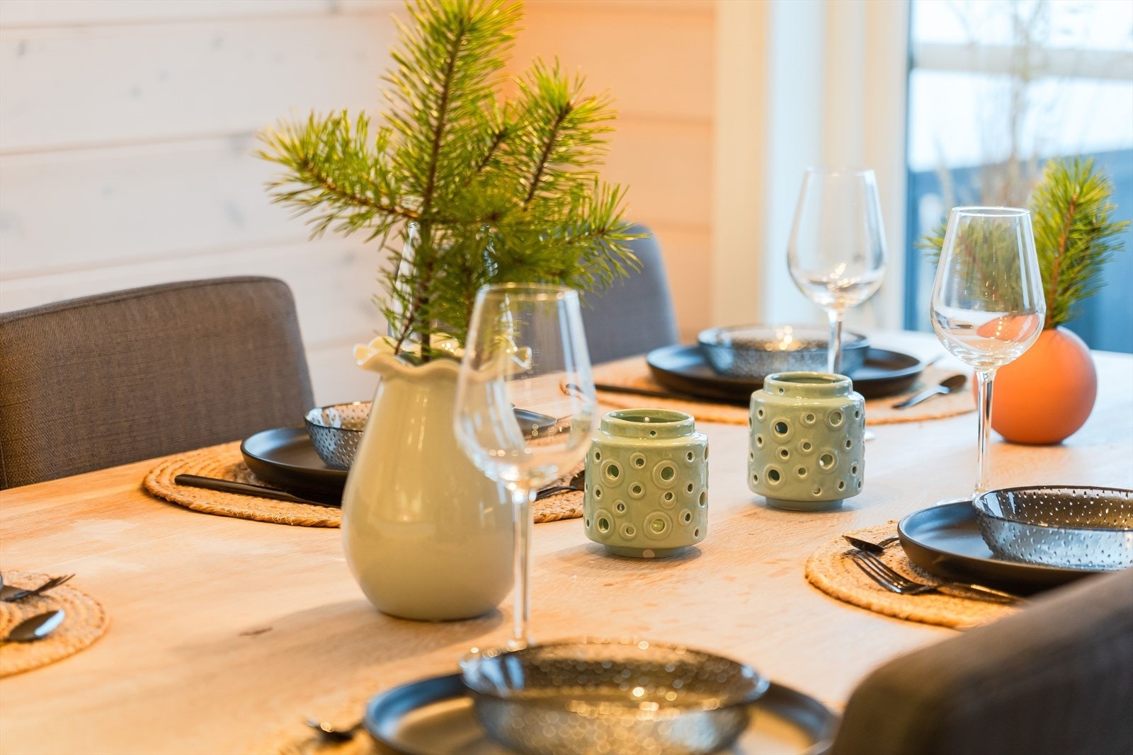 Hytta fremstår som lun, varm og hjemmekoselig, og selgerne kommer til å savne den avslappende atmosfæren de har hatt der. Galleribilde