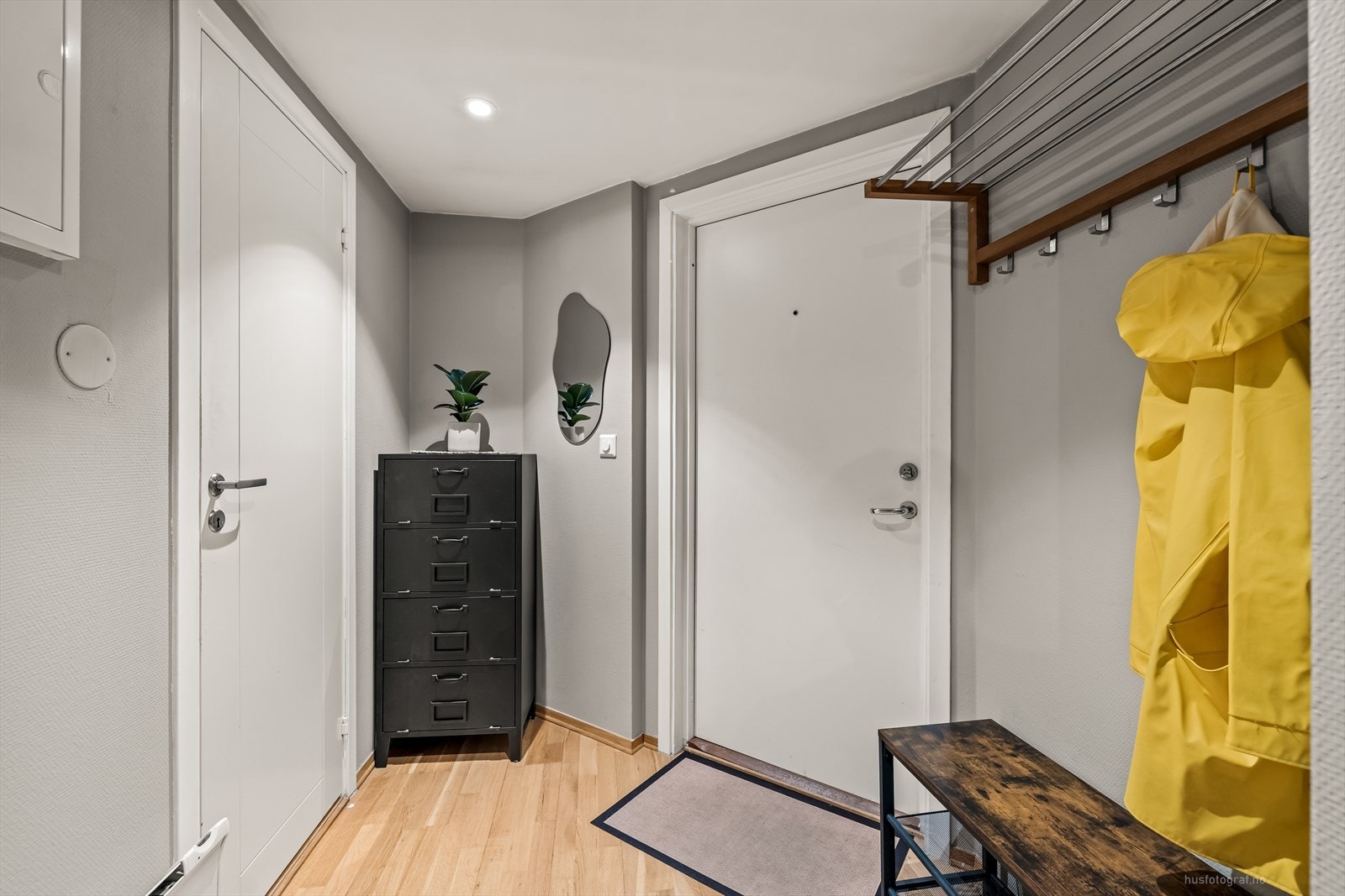 Til leiligheten har man enkel og trappefri adkomst via heis. Galleribilde