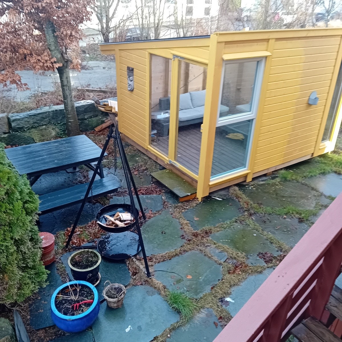 Hagestue og uteplass Galleribilde