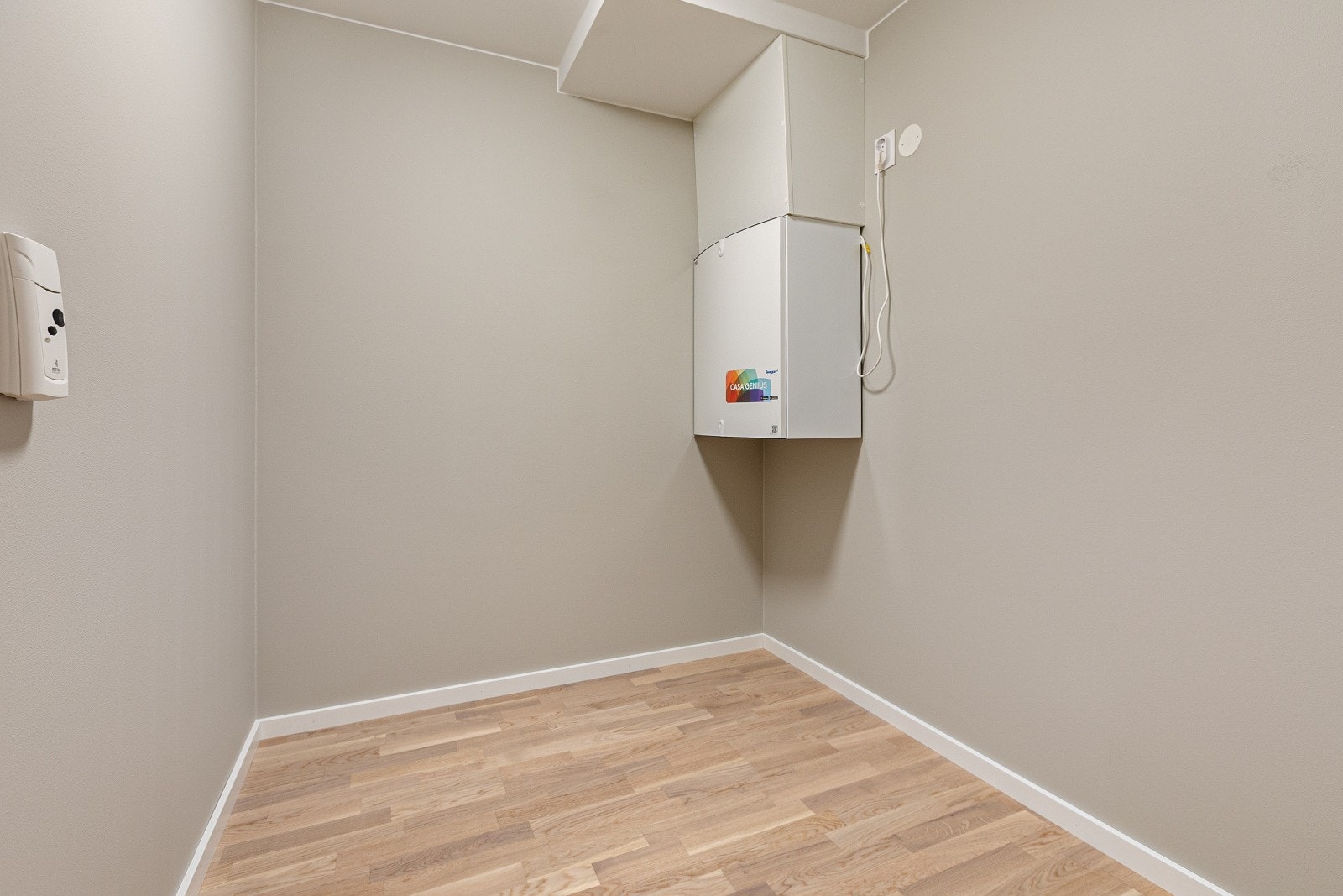 Ved siden av entreen er det en praktisk og romlig innvendig bod. Ekstra lagringsplass på ca. 3 kvm får du også i underetasje. Galleribilde