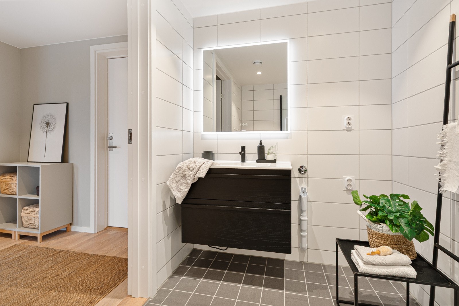 Ved siden av entreen er badet plassert. Galleribilde