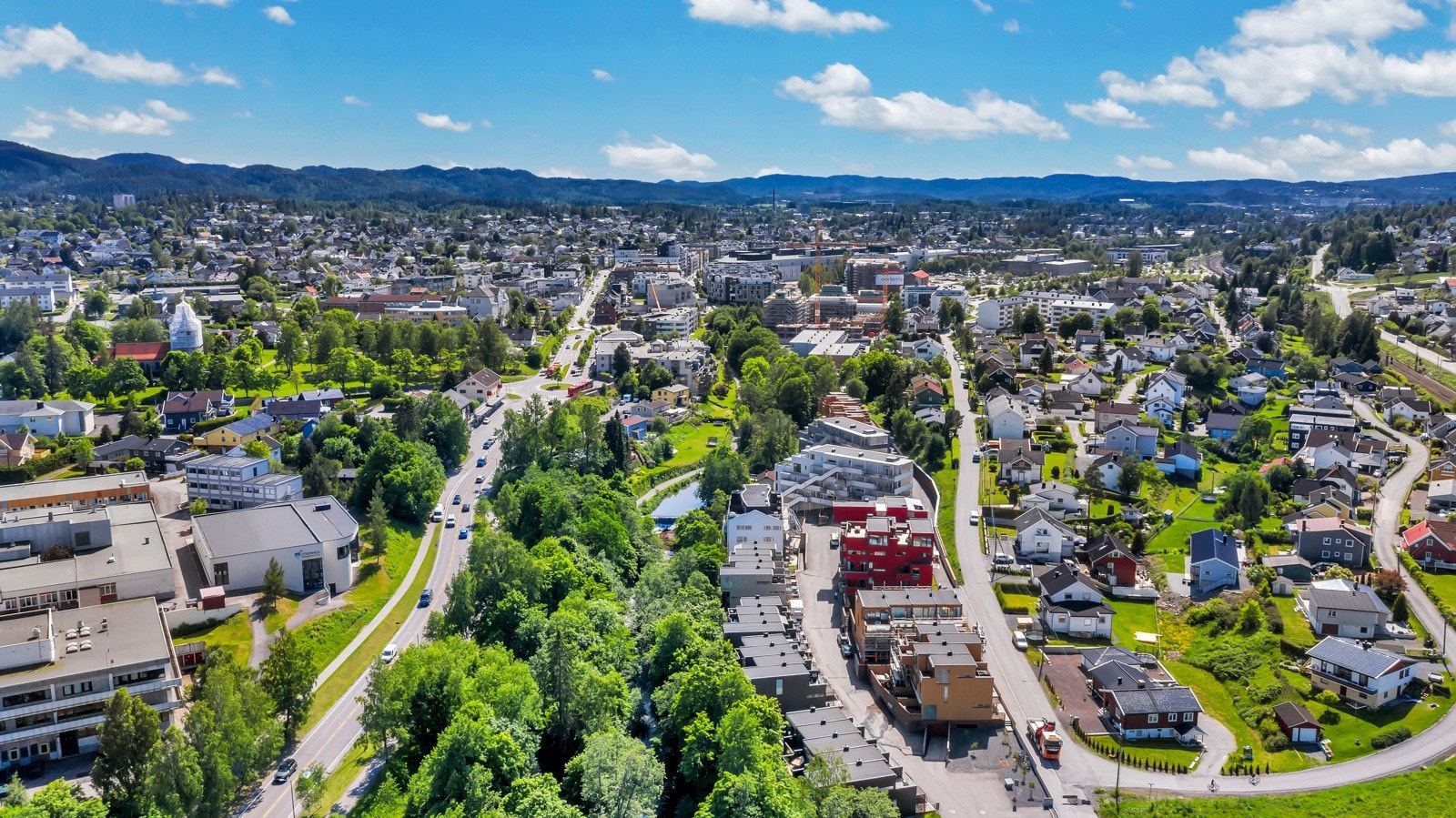 Kort vei til kjøpesenter, kollektivtrafikk og rekreasjonsmuligheter Galleribilde