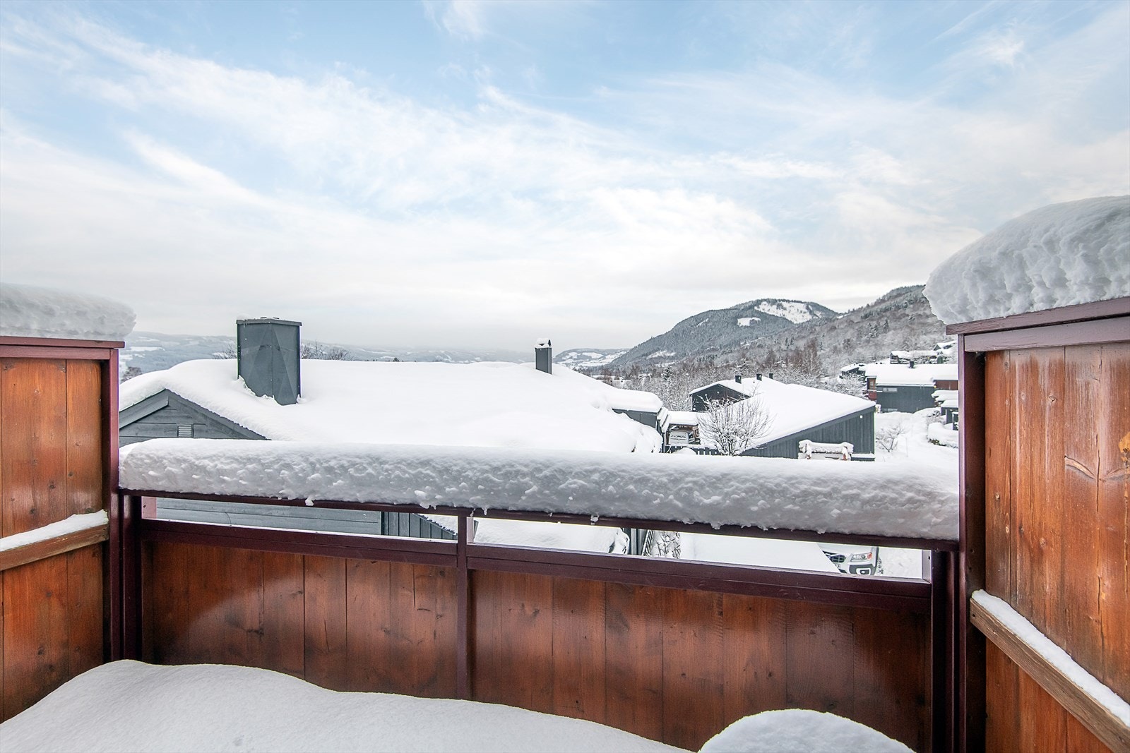 Kveldssola kan nytes fra balkongen. Galleribilde