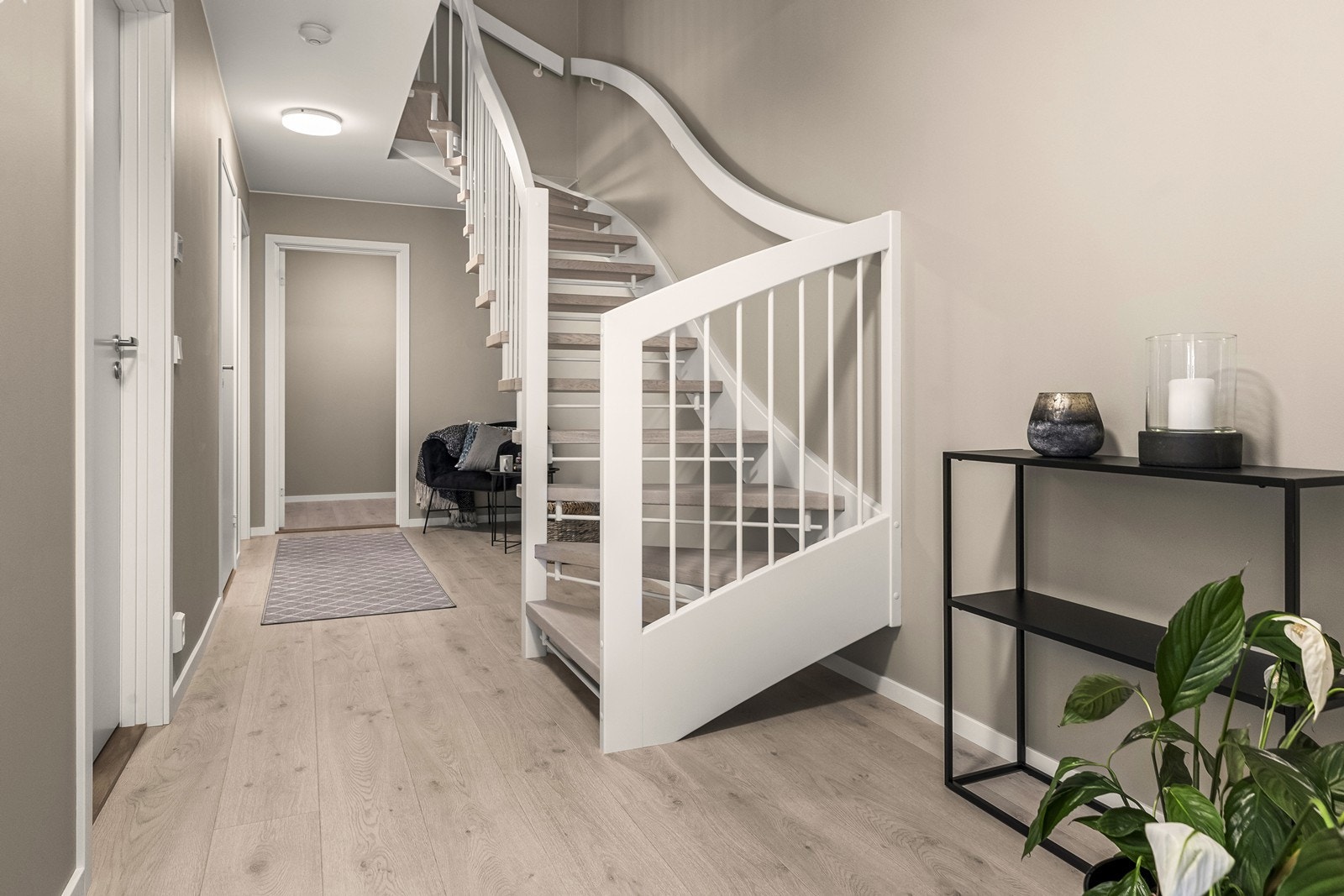 Gangen i underetasjen gir tilgang til alle rommene på dette planet. Galleribilde