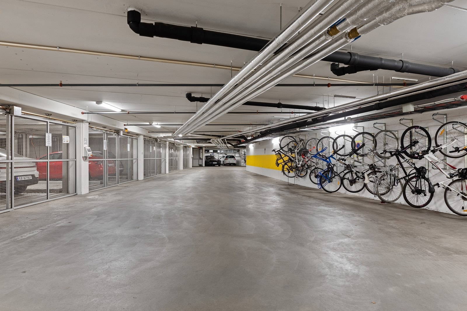 Leiligheten har parkering i felles garasjeanlegg Galleribilde