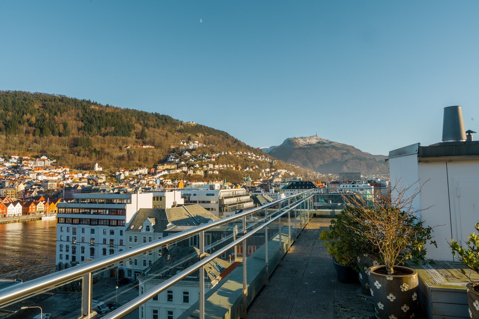 Takterrassen er av god størrelse Galleribilde