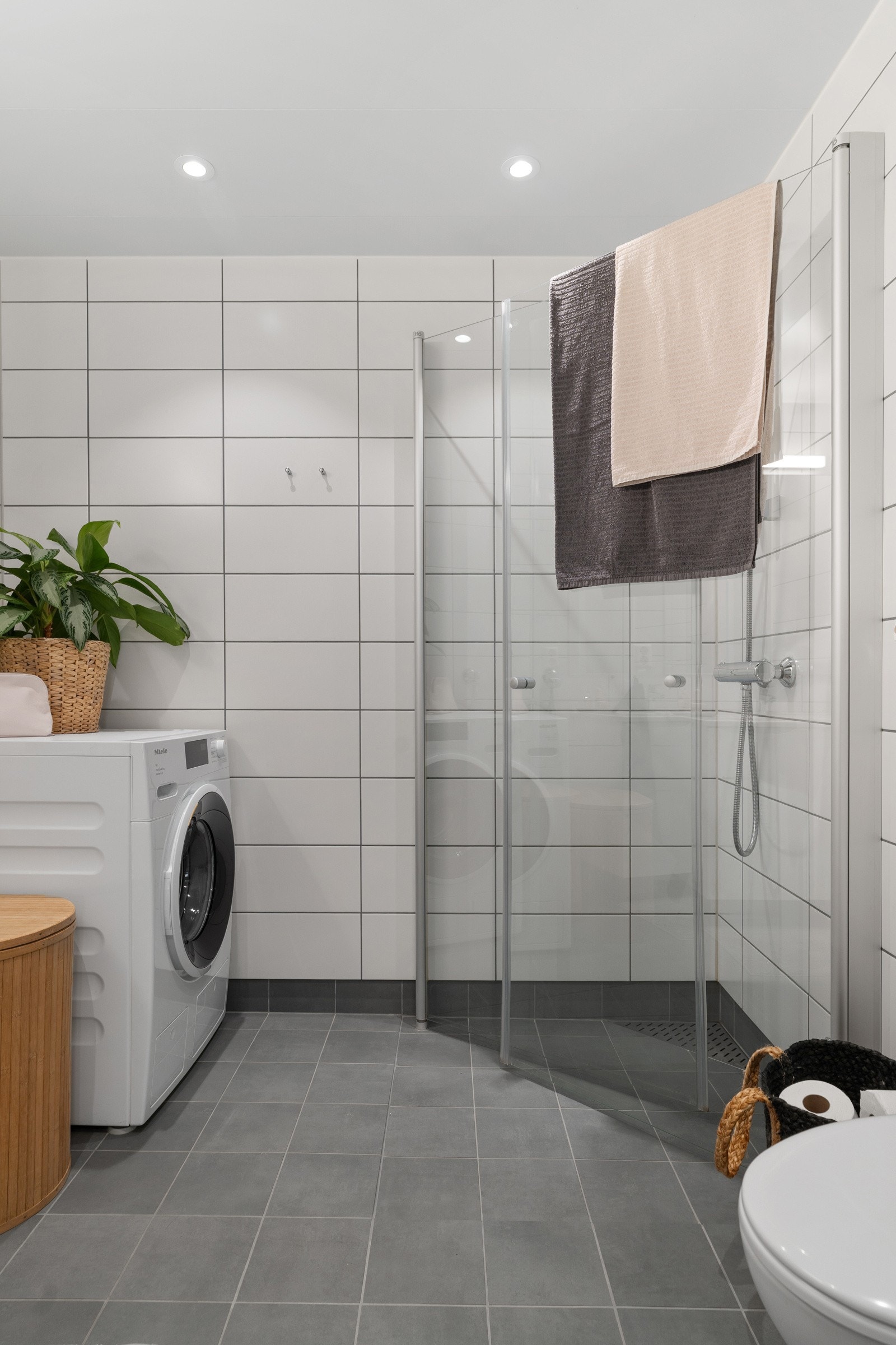 Vannbåren varme i gulvet på badet gir en god og lun start på dagen. Galleribilde