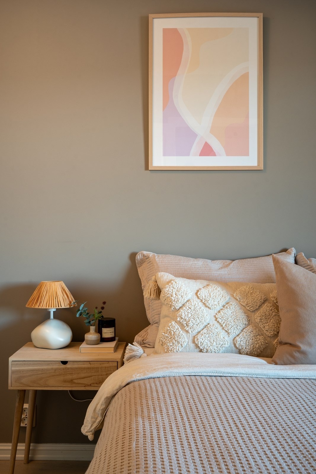 Her flytter man i ett meget veldrevet borettslag hvor både fasade- og vindusrehabilitering har blitt gjennomført de siste årene. Galleribilde