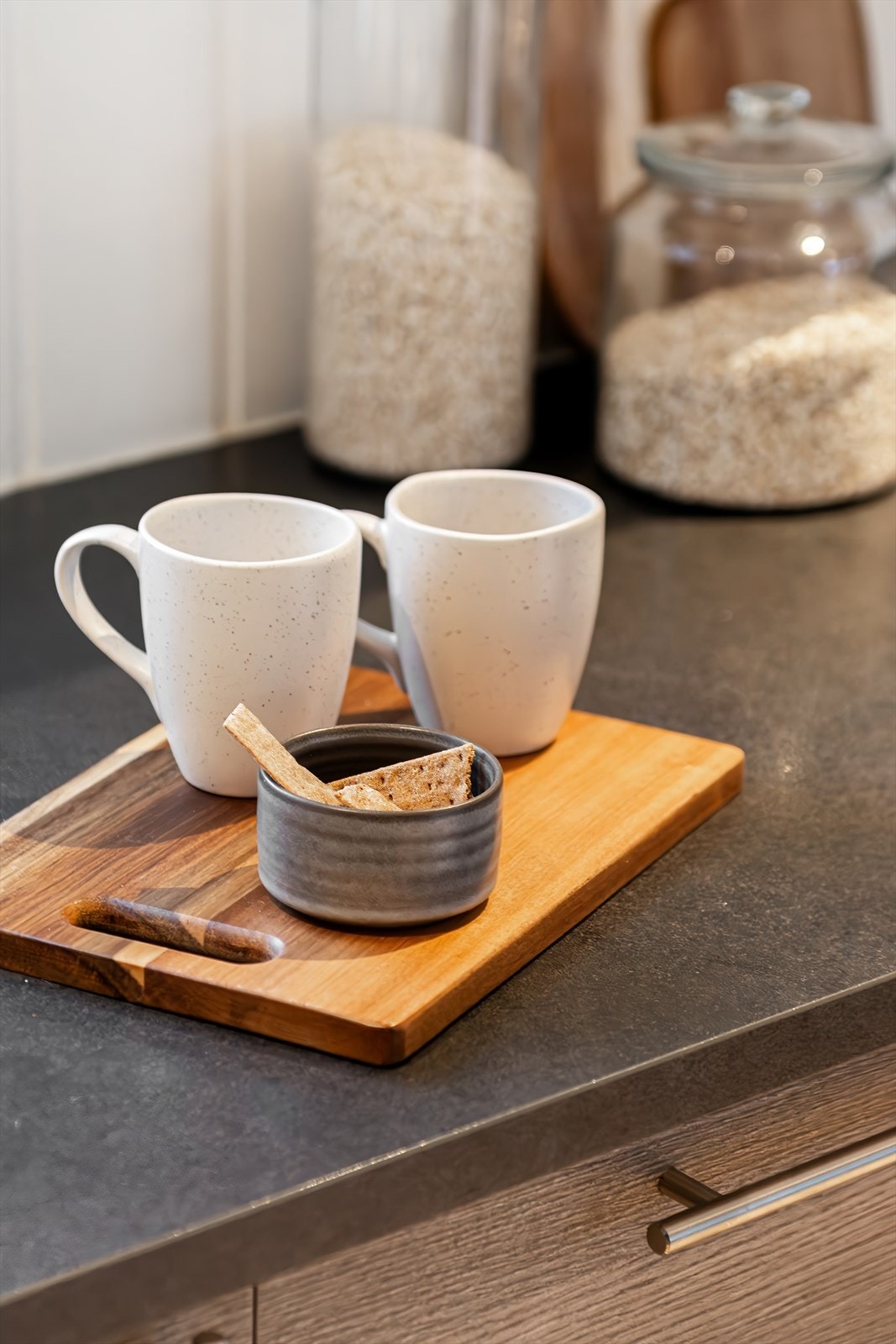 Slitesterk laminatbenkeplate gir gode arbeidsforhold. Galleribilde