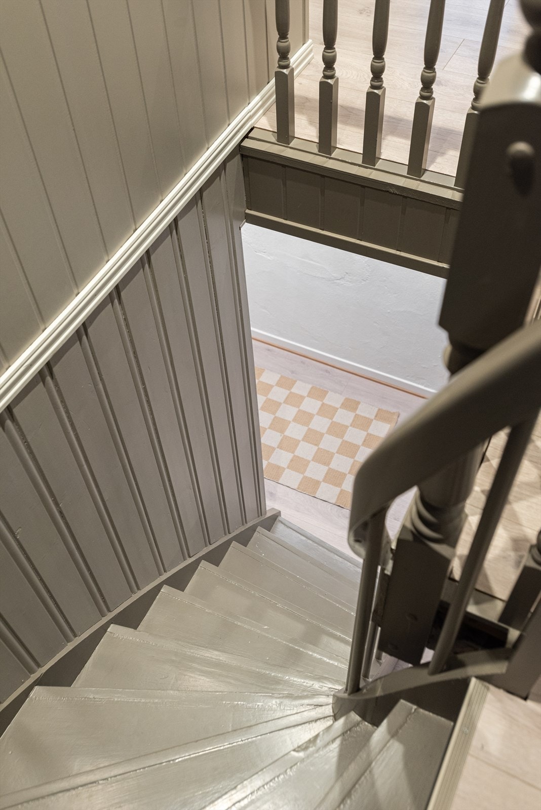 Trapperommet binder de to etasjene sammen. Galleribilde