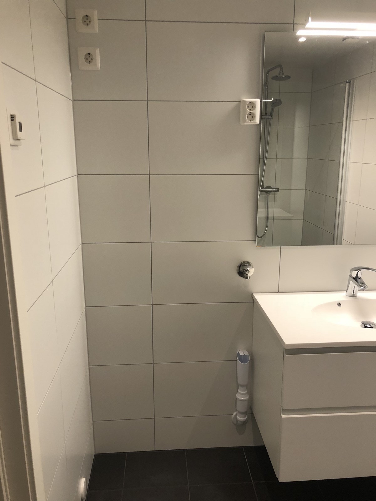 Plass til vaskemaskin på badet Galleribilde