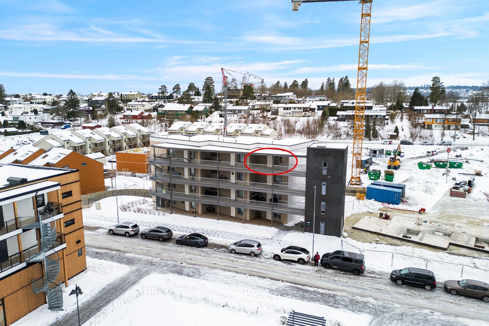Du kan parkere bilen i P-kjelleren, ta heisen opp og gå tørrskodd inn i leiligheten. Galleribilde