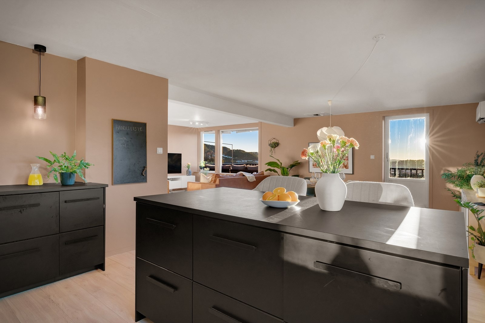 - Et lekkert og godt arbeidskjøkken - Galleribilde