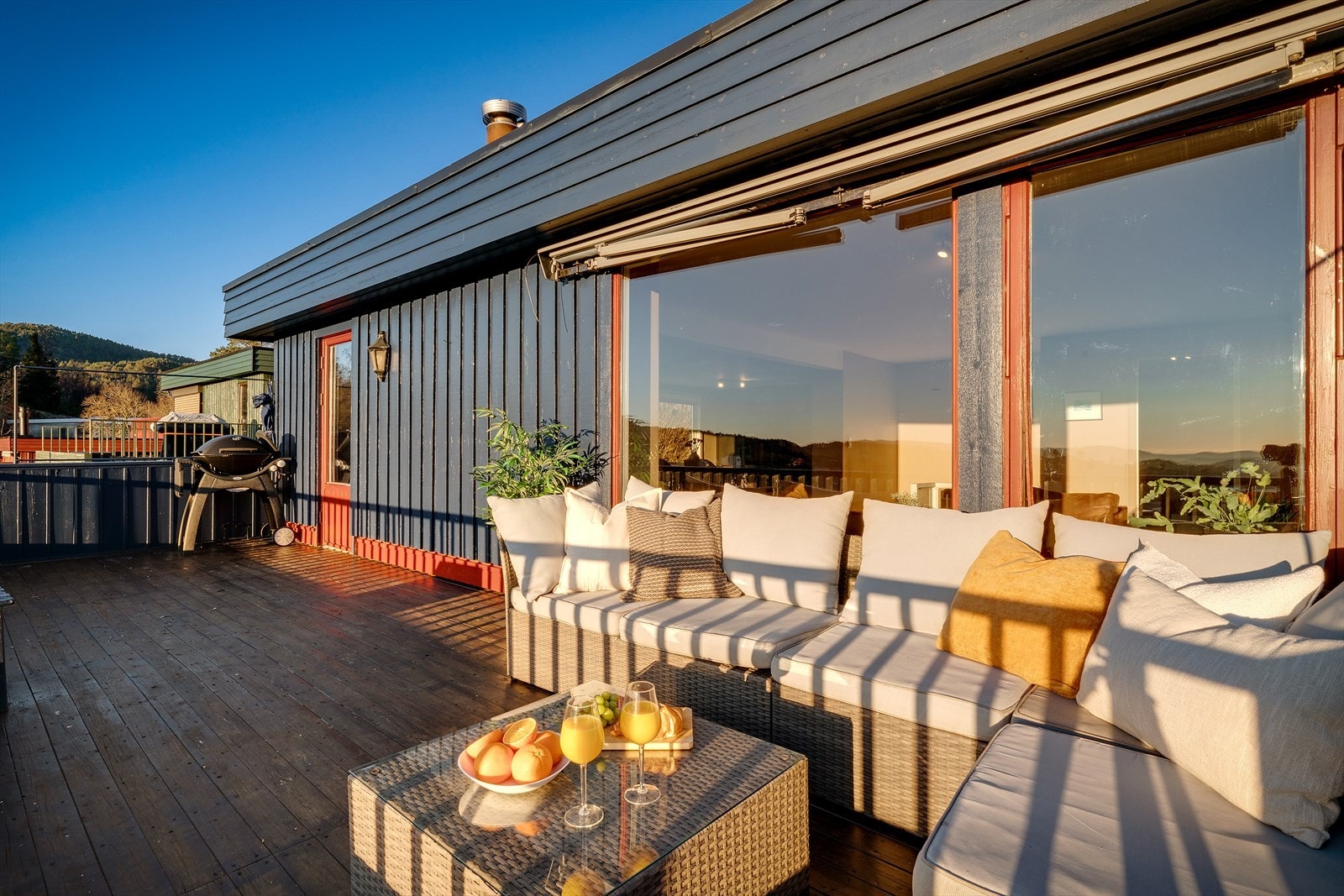 - Her har du god plass til å innrede med ønsket utemøblement - Galleribilde