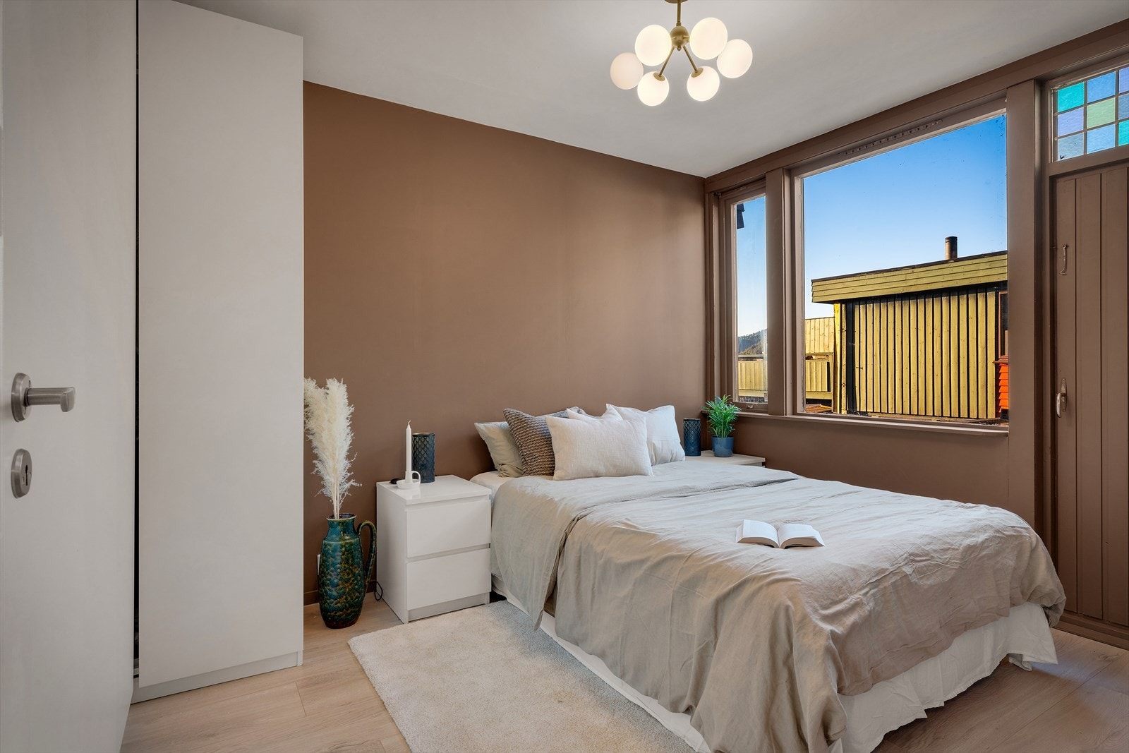 - Soverom 2 og 3 er av god størrelse og måler 11,1 m² og 11,2 m² - Galleribilde