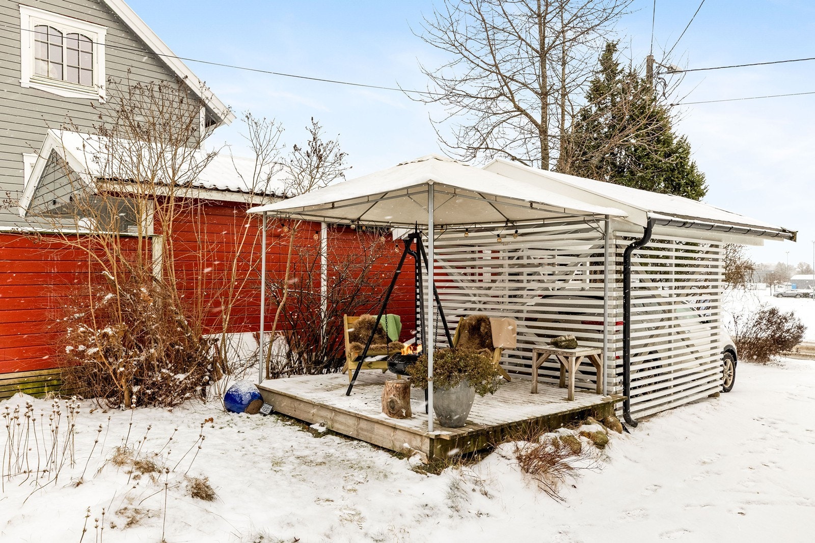 Hagen har en skjermet og privat atmosfære, med plass for lek og aktivitet. Galleribilde