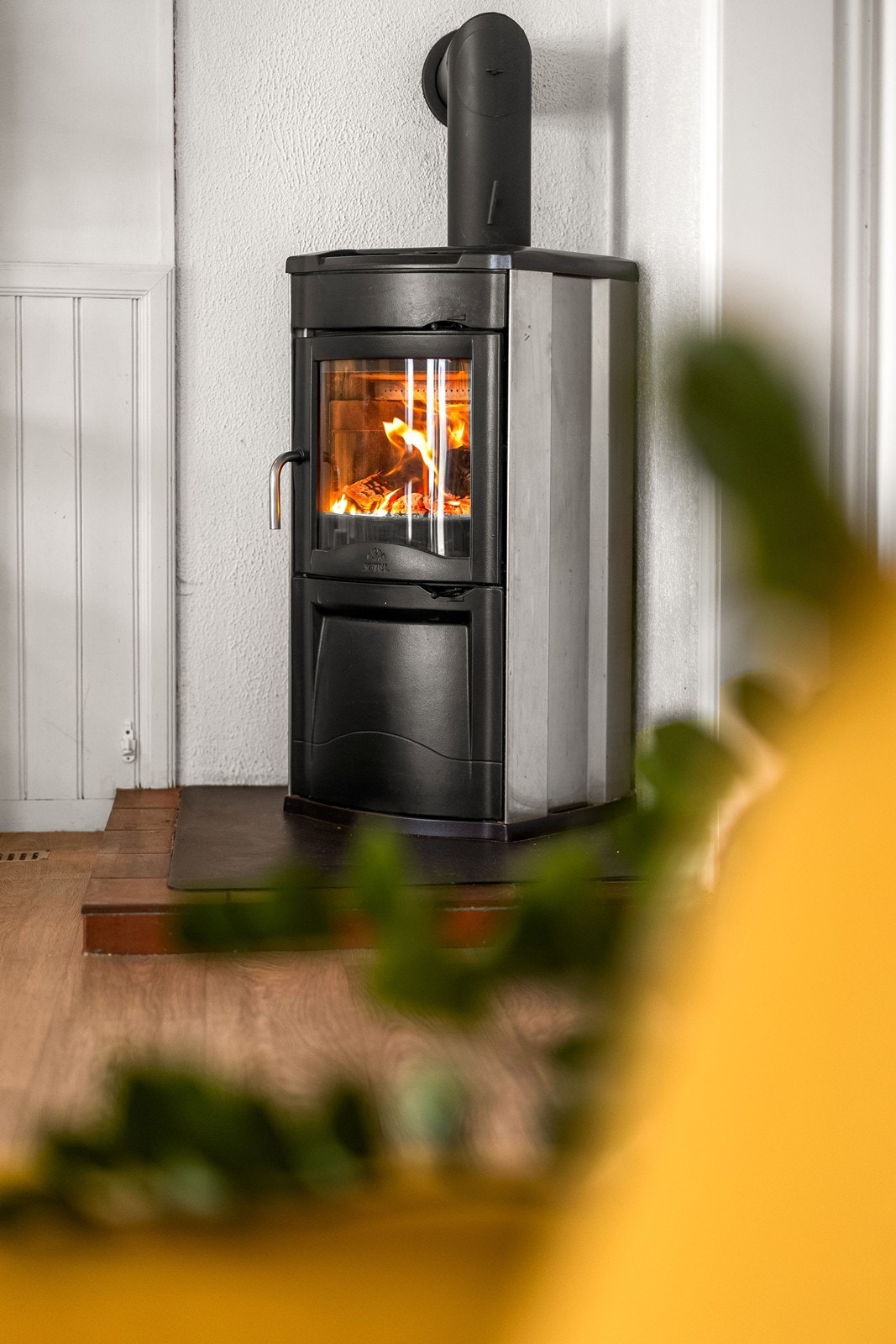 En moderne vedovn sørger for både varme og en hyggelig atmosfære. Galleribilde