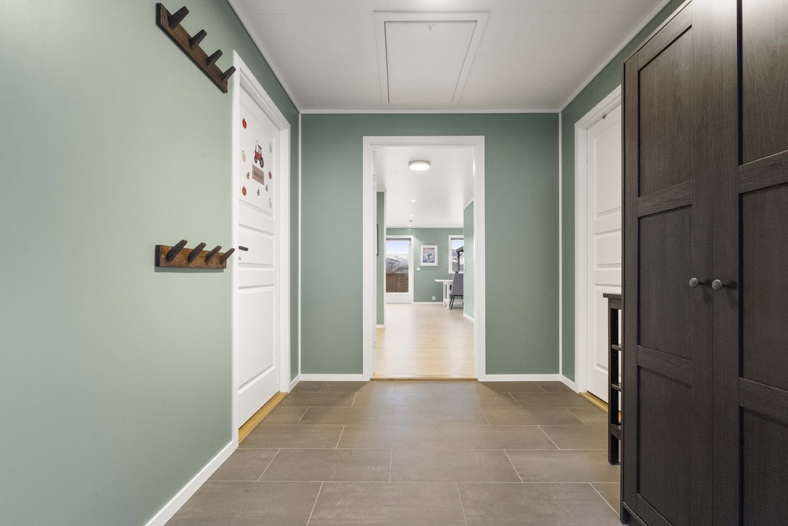 Flislagt entre med varmekablar i golv Galleribilde