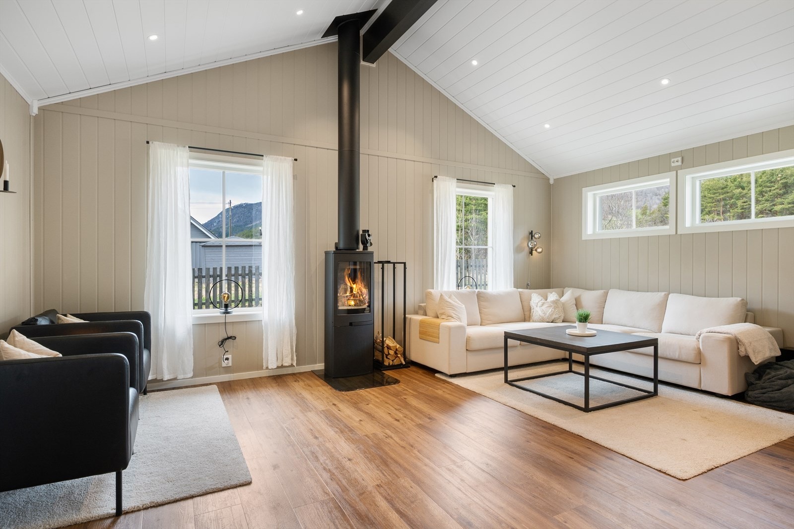 De samme fargene går igjen i nesten alle rom og gir et helhetlig uttrykk. Galleribilde